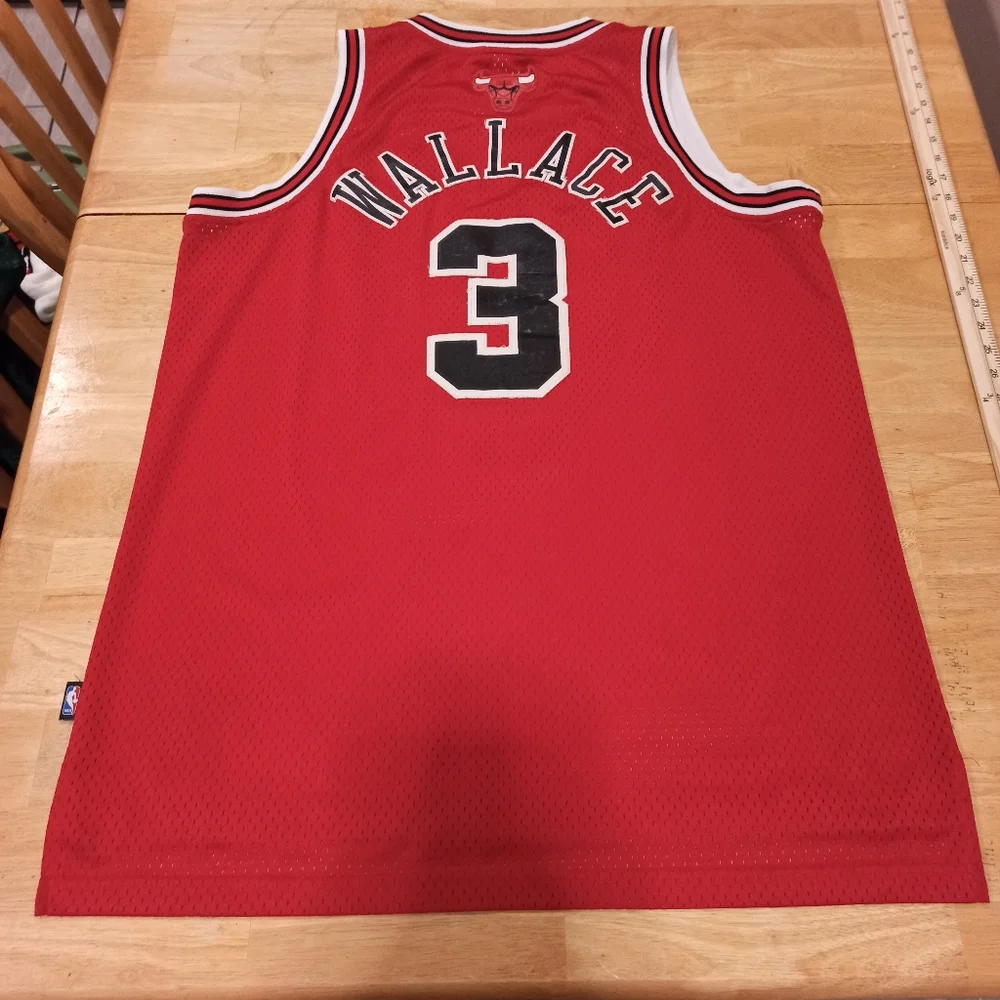 Adidas NBA Chicago bulls jersey. Size large - Picture 8 of 10